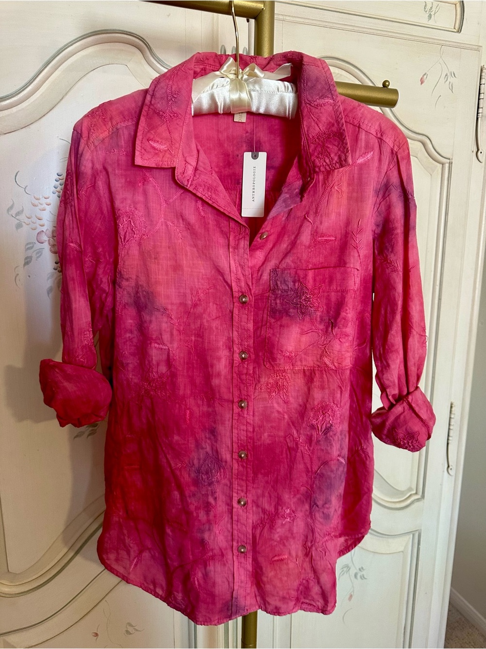 NWT Pilcro Bright Pink Button-Front Women’s Shirt With Floral Embroidery